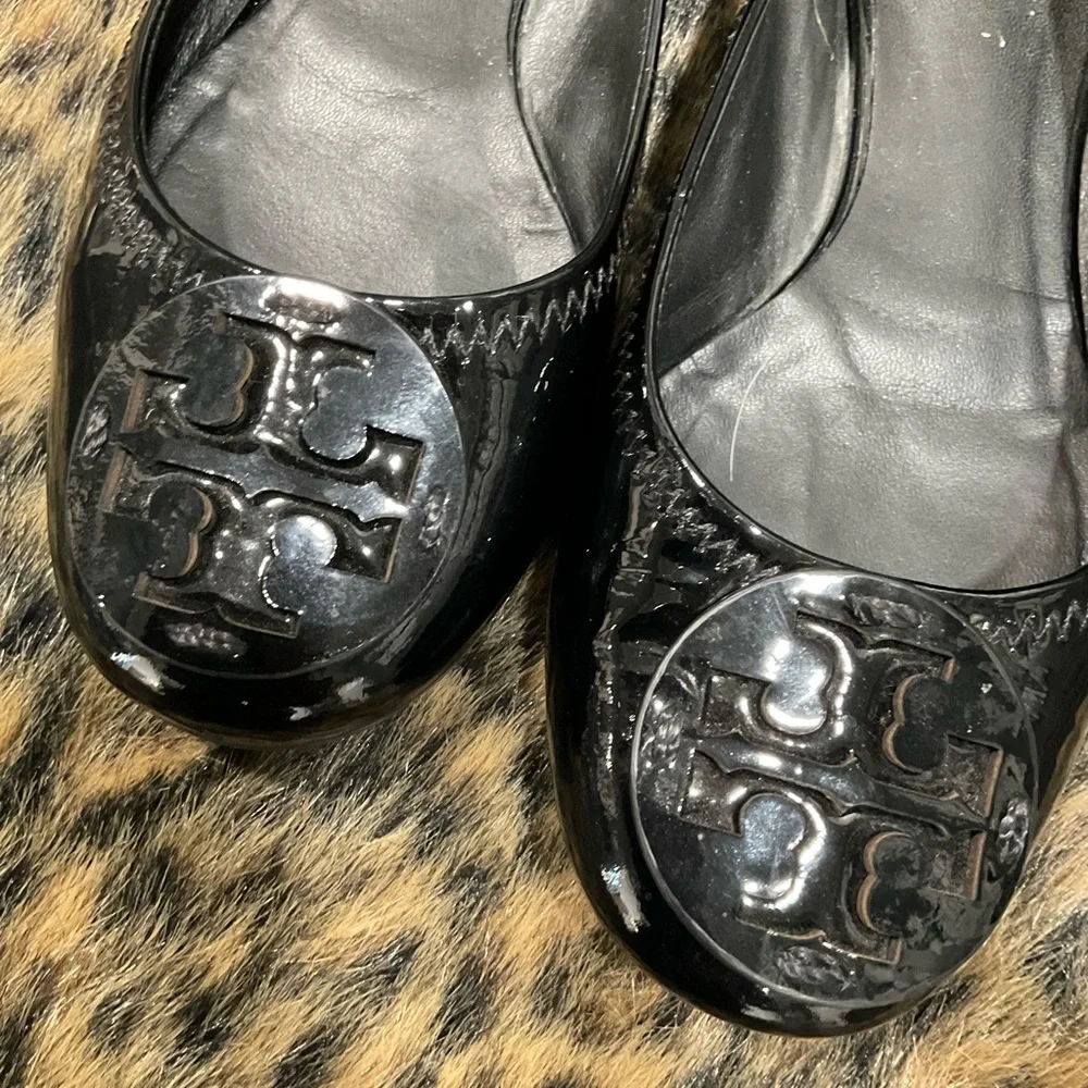 TORY‎ BURCH PATENT LEATHER BALLET FLATS